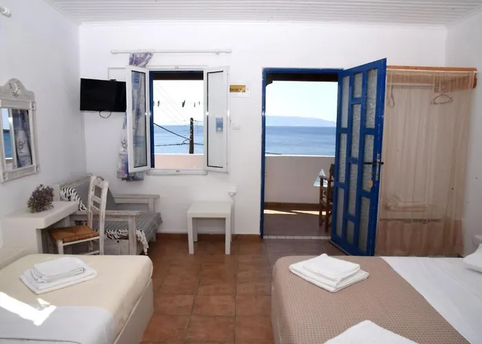 Anna Kythnos דירה *